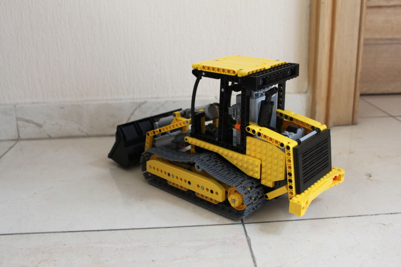 track_loader008.jpg