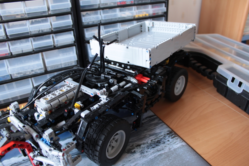 unimog_inside008.jpg
