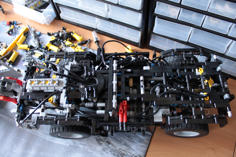 unimog_inside011.jpg