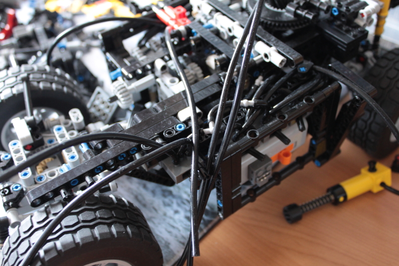unimog_inside025.jpg