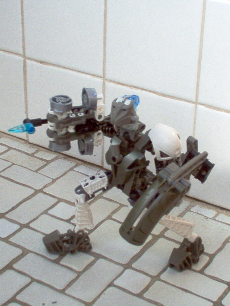 miniconcarweaponrobot.jpg