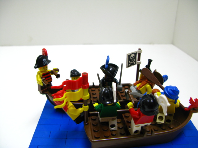 pirate_float_by_005.jpg