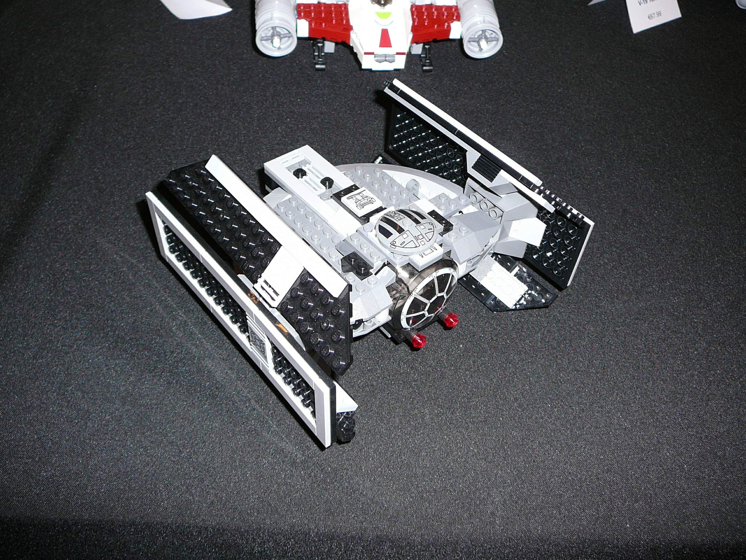 8017_darth_vader_tie_advanced_001.jpg
