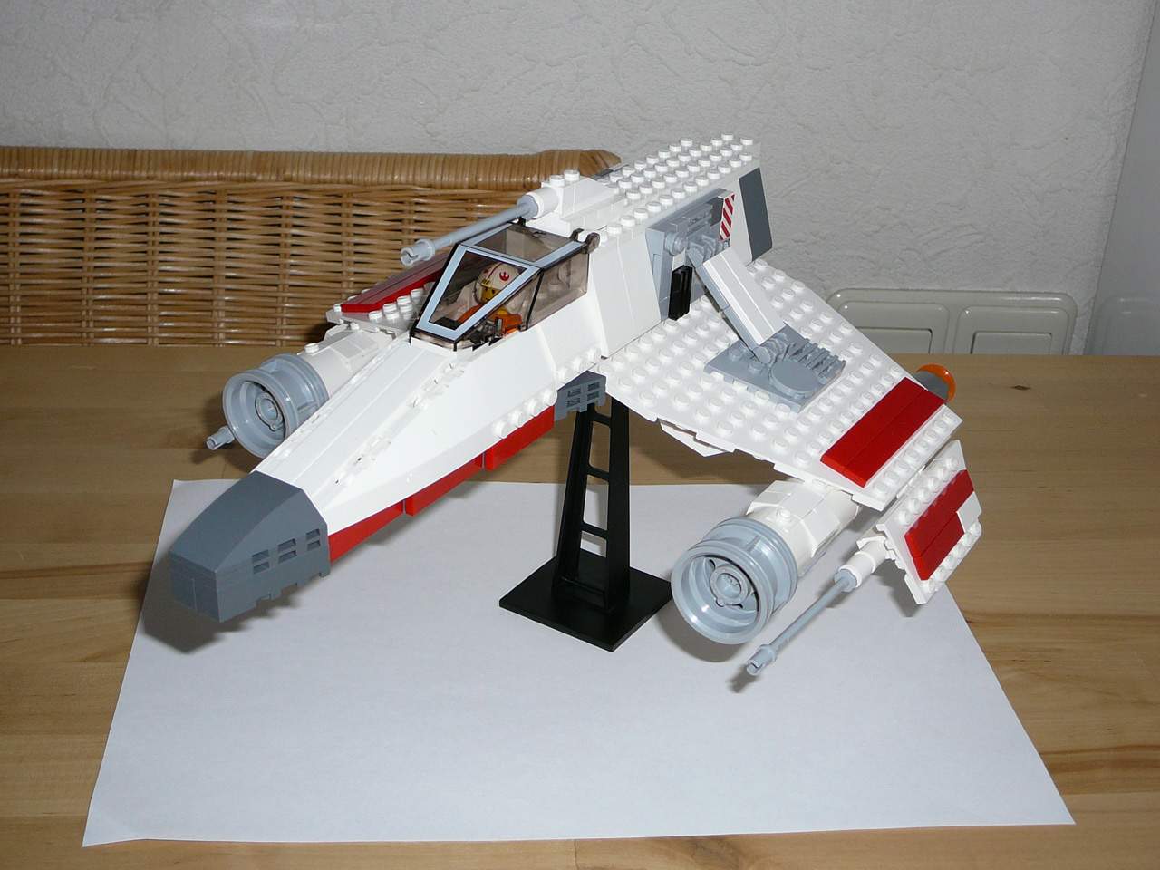 hjr-moc-e-wing-002.jpg