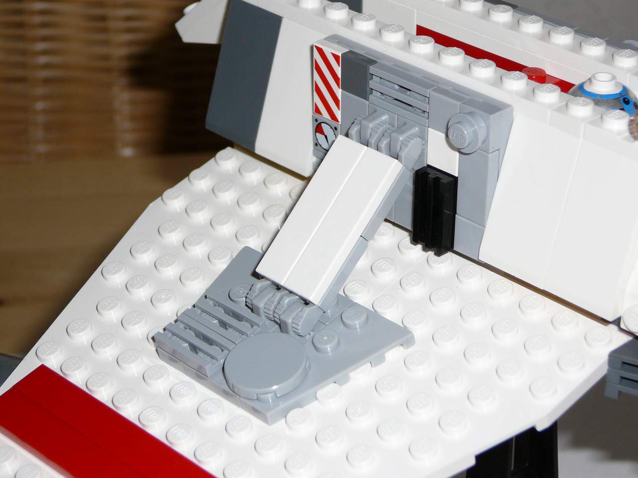 hjr-moc-e-wing-009.jpg