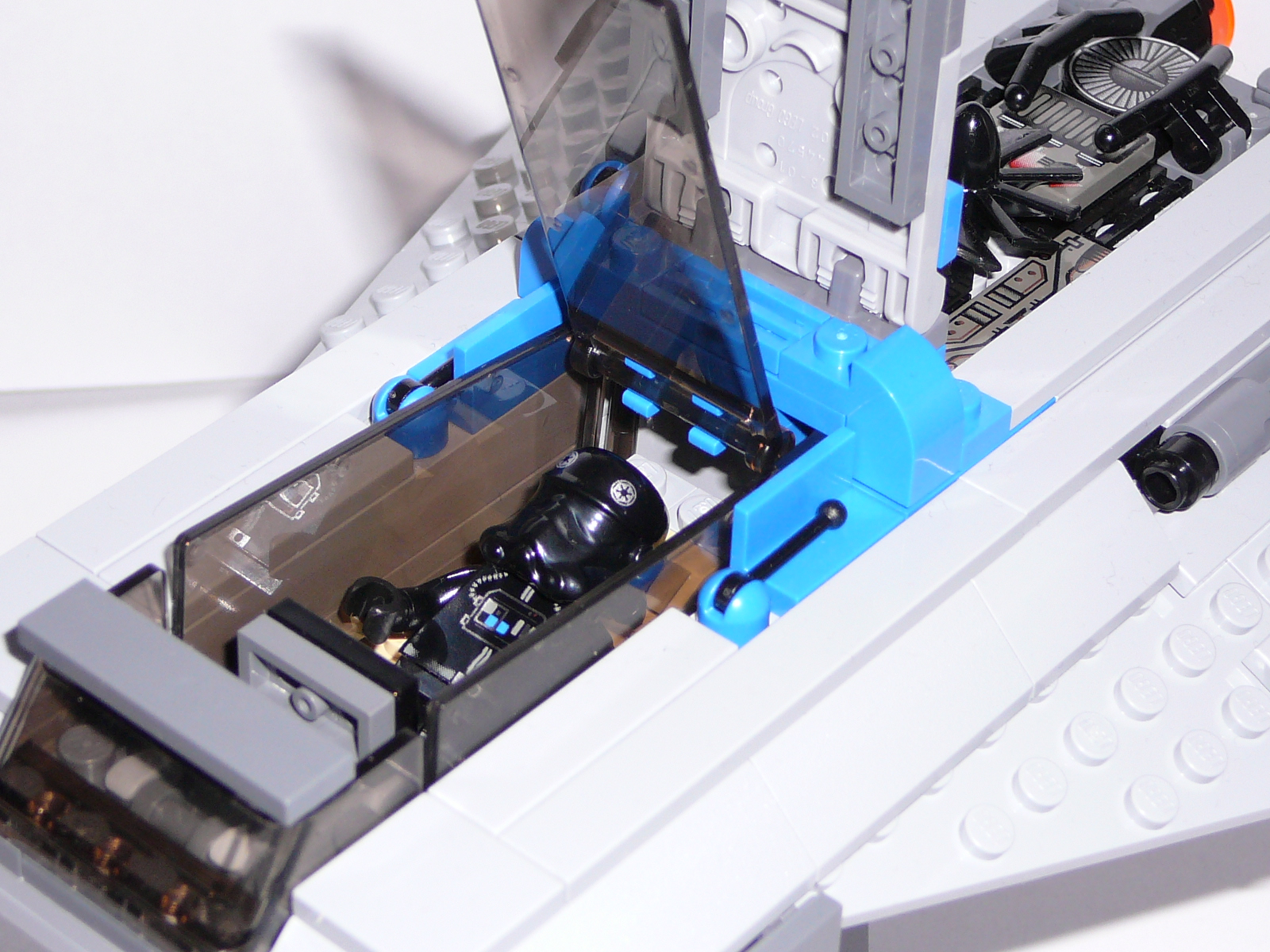 i7-howlrunner-009.jpg