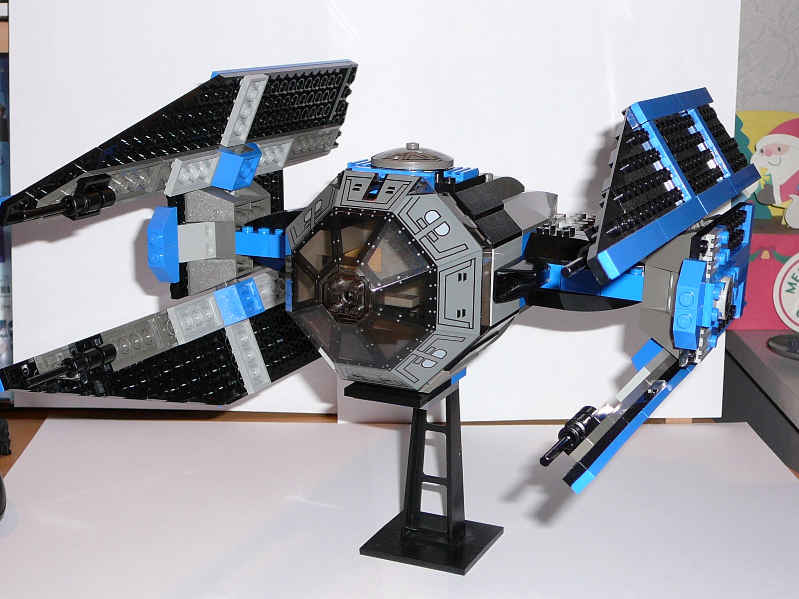 tie-avenger_001.jpg