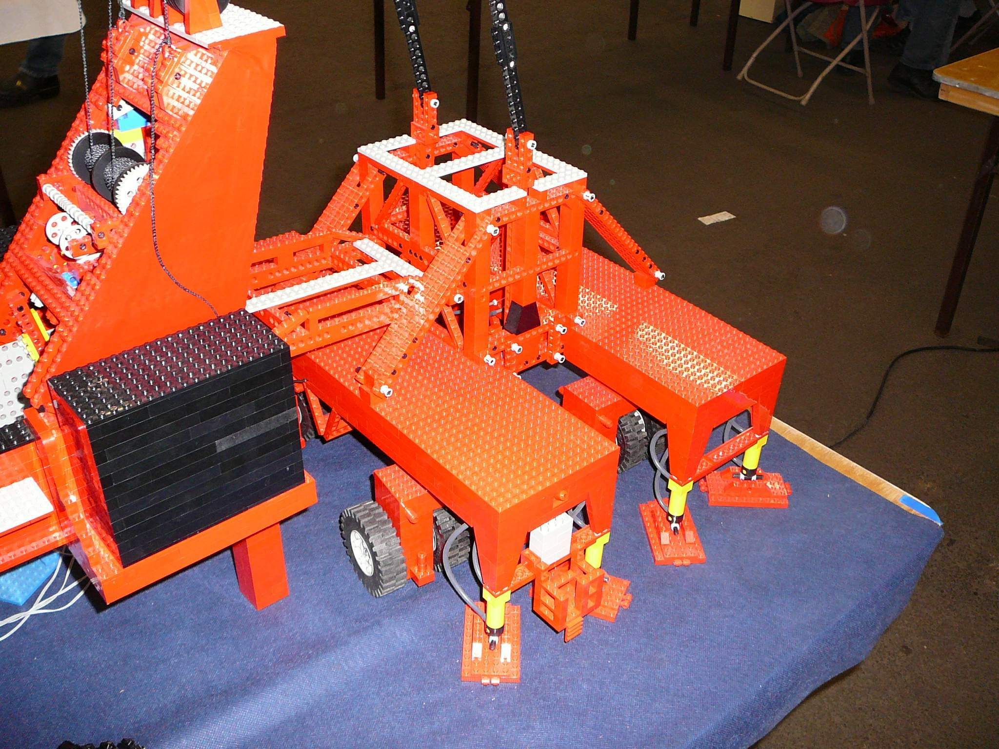 mega-crane-p1010565.jpg