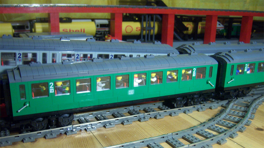 d-zug-wagen-gruen.jpg