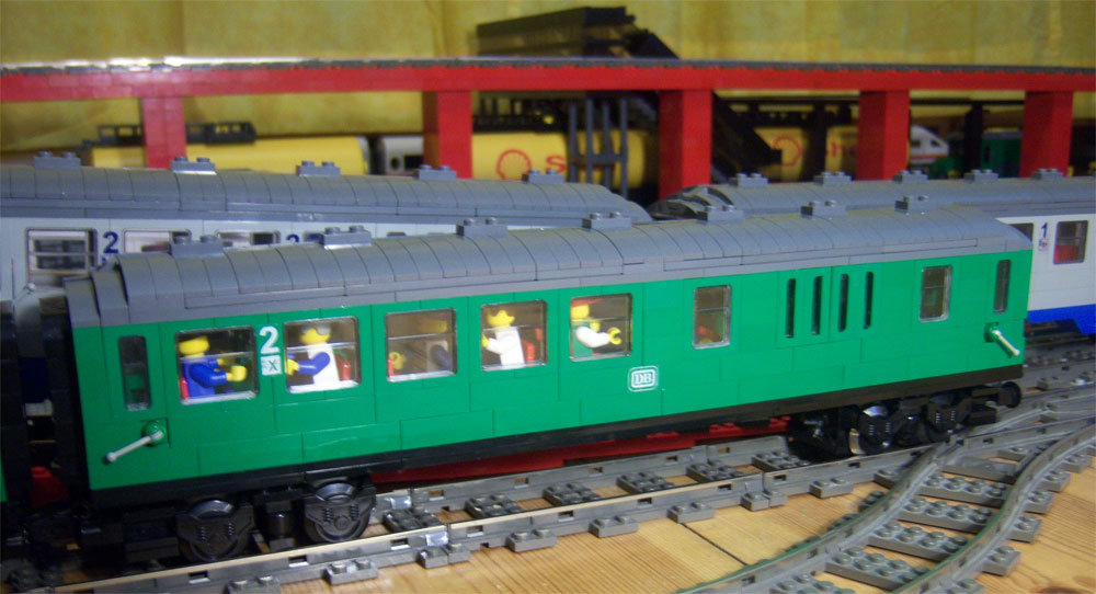 gepaeckwagen-gruen.jpg