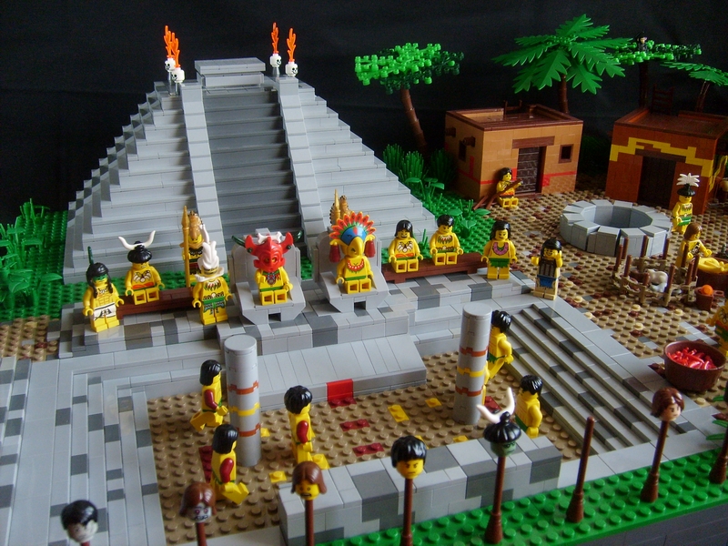 mayan_football_02.jpg