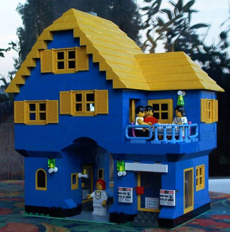 tazhaus.jpg