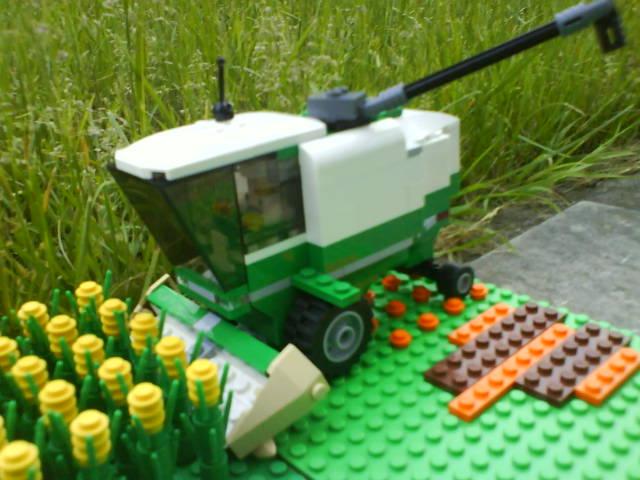 cornharvester5.jpg