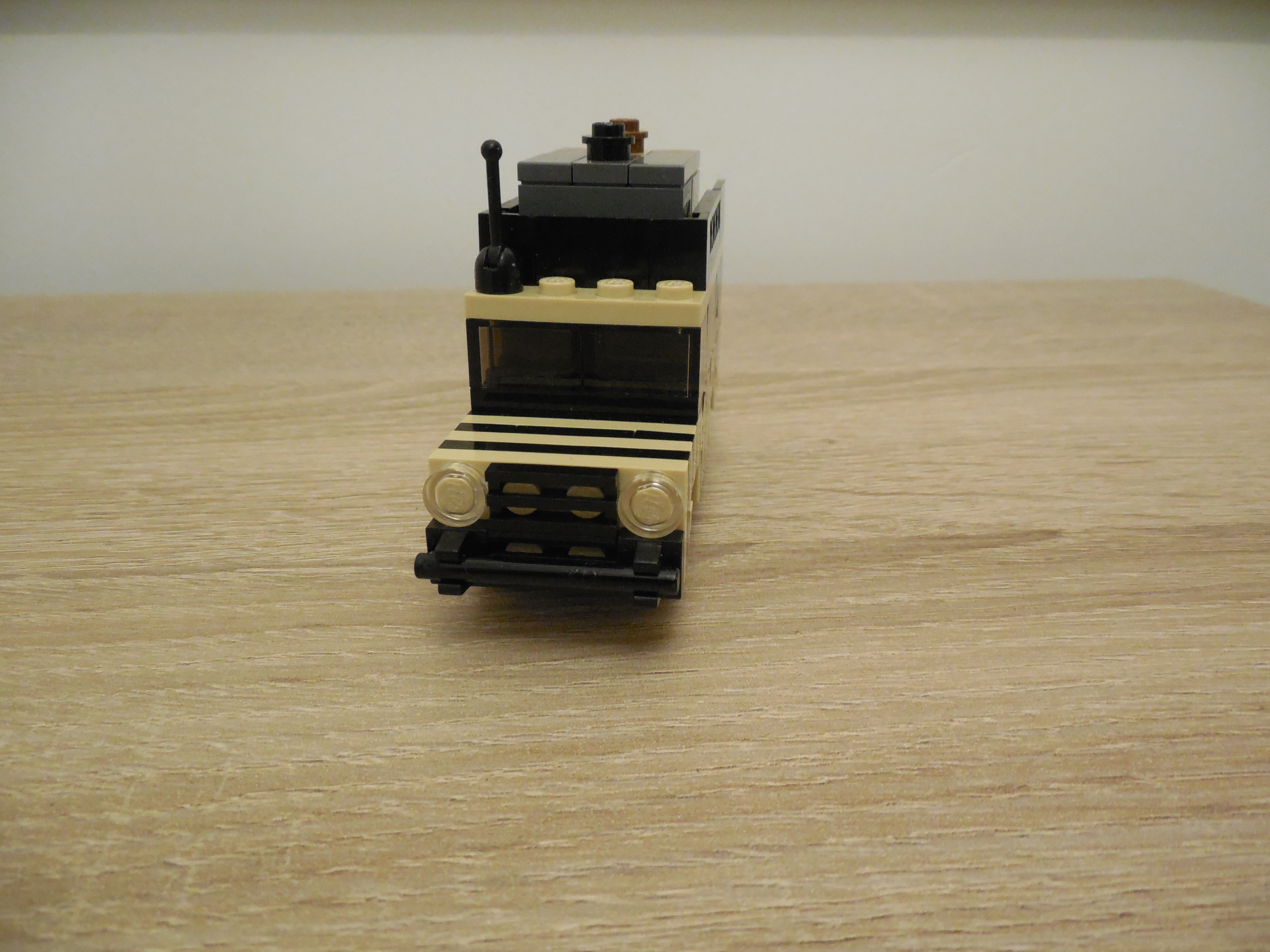 m010_04.jpg
