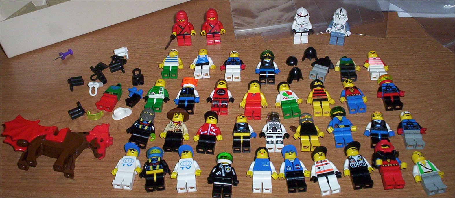 minifigs.jpg