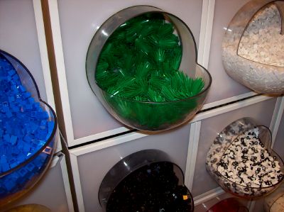 lego_store_pick-a-brick__06a.jpg