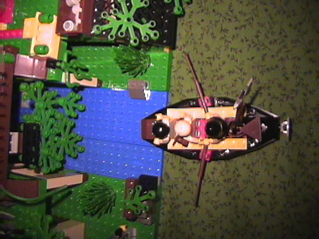 lego_raiders_hideout_03.jpg
