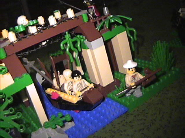 lego_raiders_hideout_13.jpg