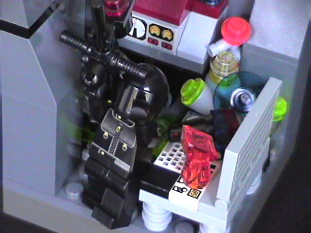 lego_the_warrior_nukelab_theft_21.jpg