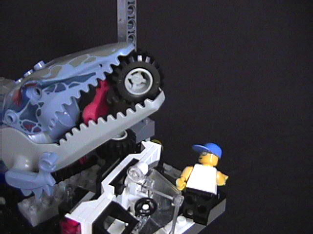 lego_the_warrior_croc_attack_07.jpg