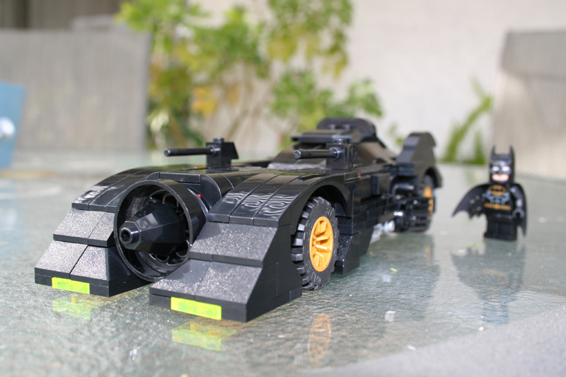 batreturnsbatmobilealtfront4206web.jpg