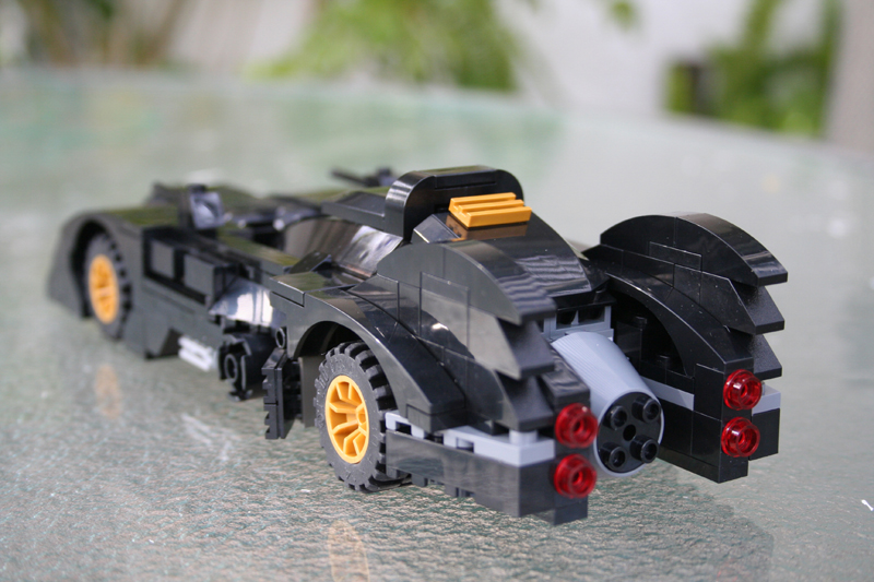 batreturnsbatmobilerear4206web.jpg