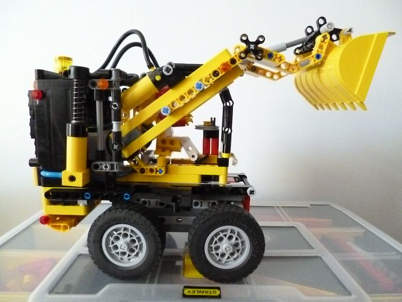 skid_loader_lift_1.jpg
