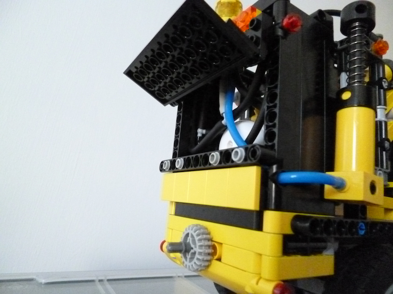 skid_loader_rear_3.jpg
