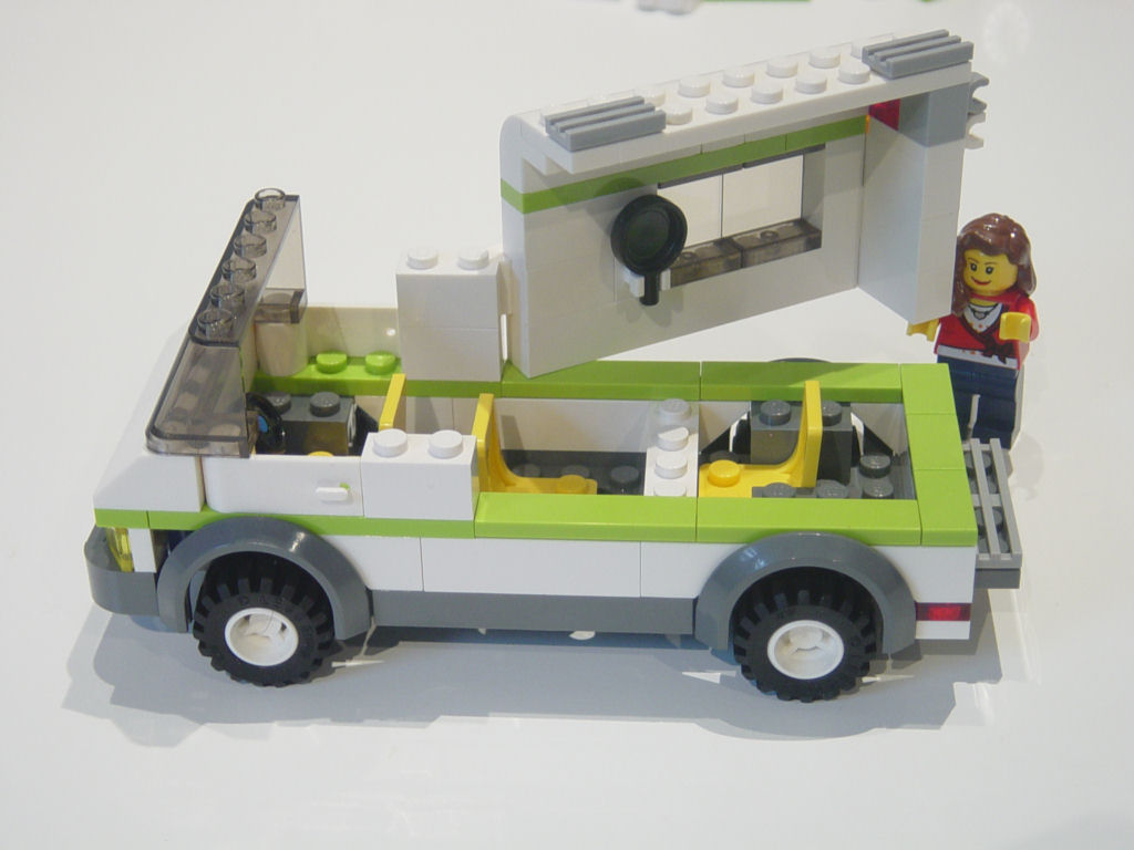 lego_7639_camper_b2.jpg