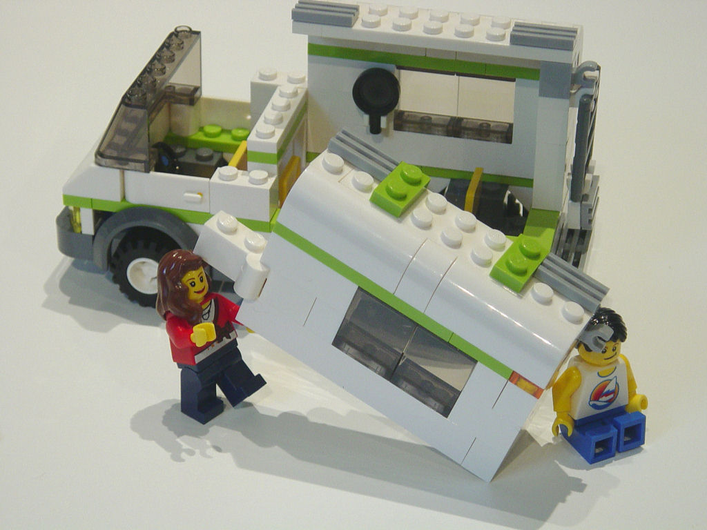 lego_7639_camper_b3.jpg