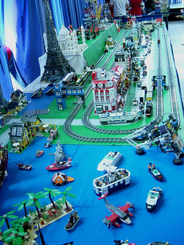 sjkid_fair_layout_2009_l.jpg