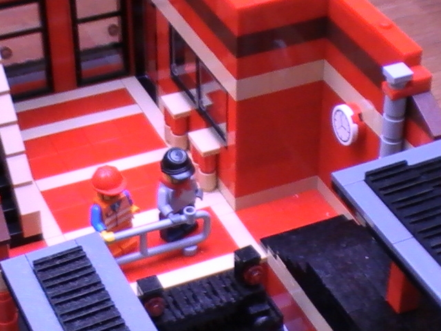 station_inside_ground_floor_a.jpg