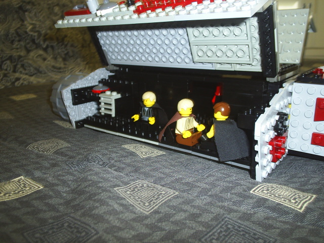 10-10-05_legos_and_cat_007.jpg