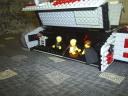 10-10-05_legos_and_cat_007.jpg