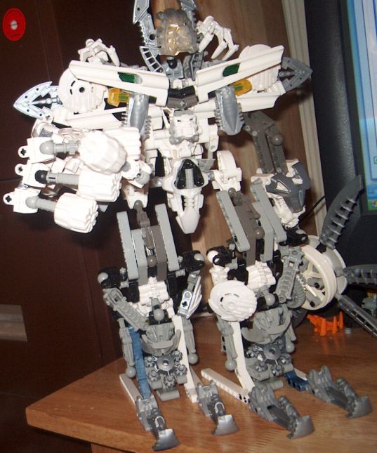 white_megazord_fist001.jpg