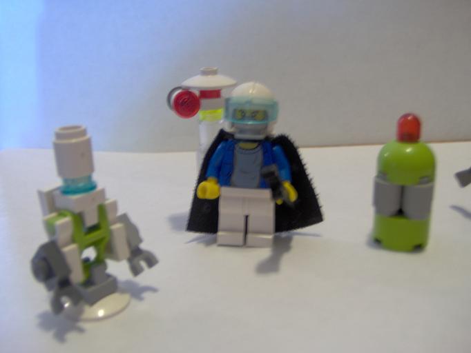 nova_refuge_mini-fig_contest_002.jpg