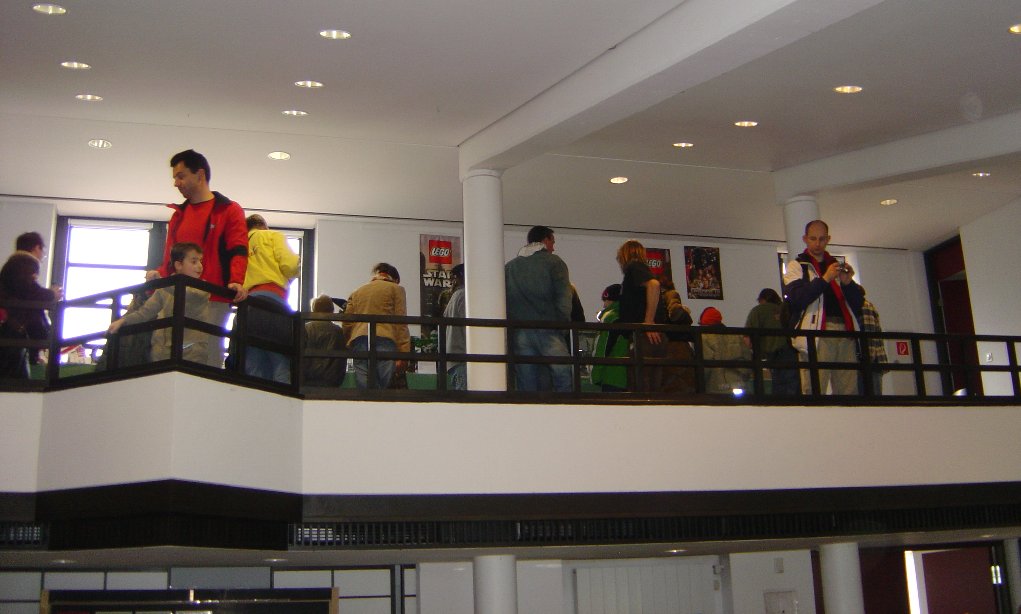 bb06_visitors_01.jpg