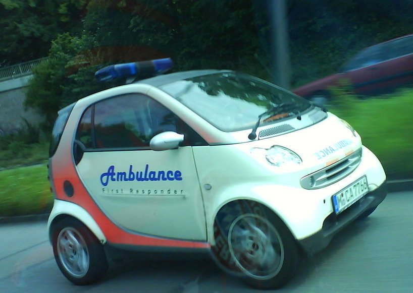 800_ambulance_001b.jpg
