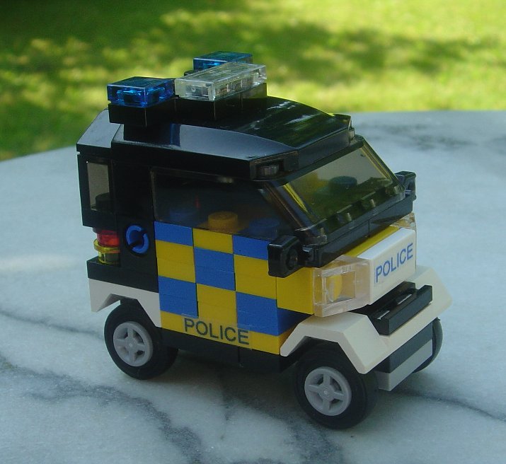 800_police_england_001a.jpg