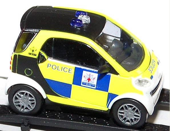 800_police_england_001b.jpg
