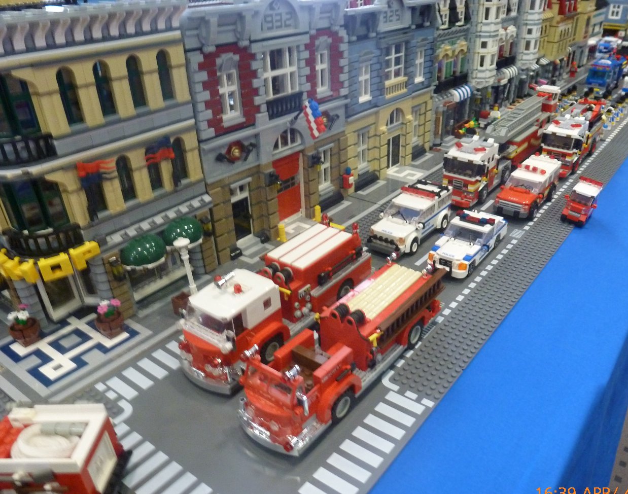 0696_parade.jpg