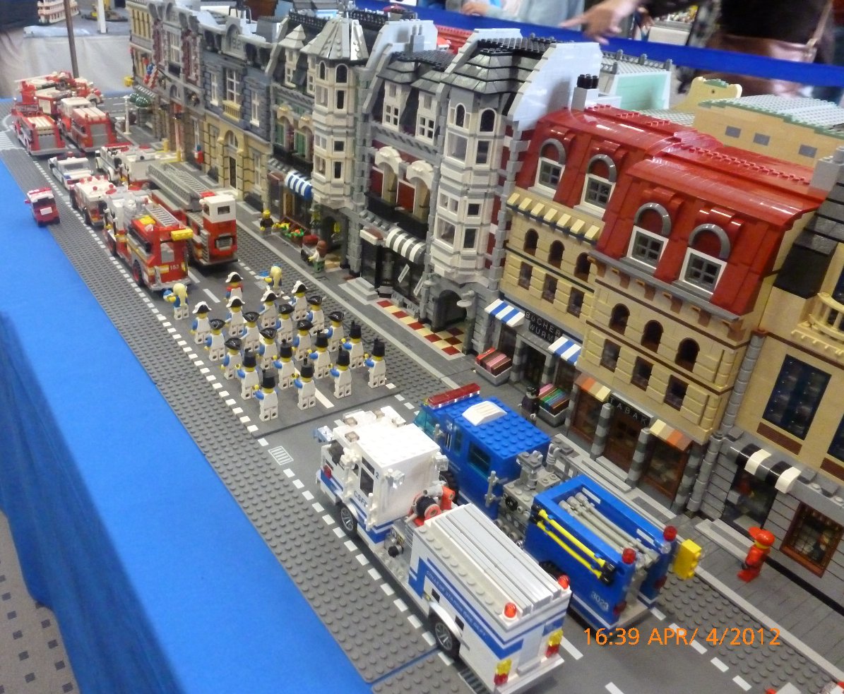 0699_parade.jpg