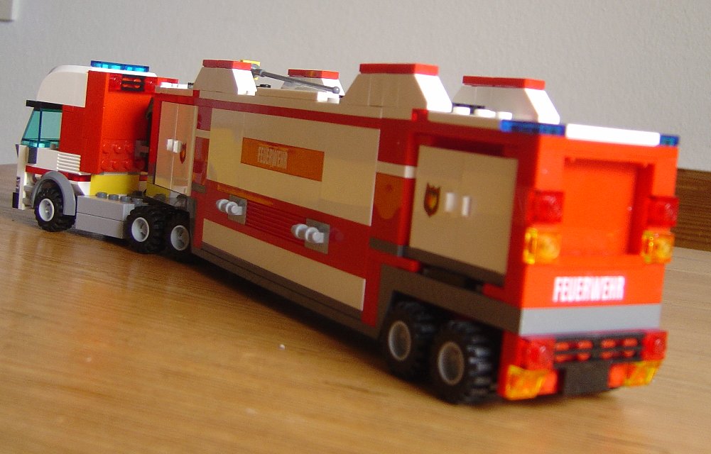 28_7743_command_center_006.jpg