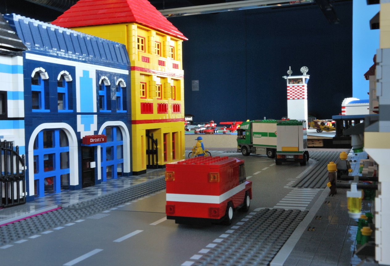 miniland_982.jpg