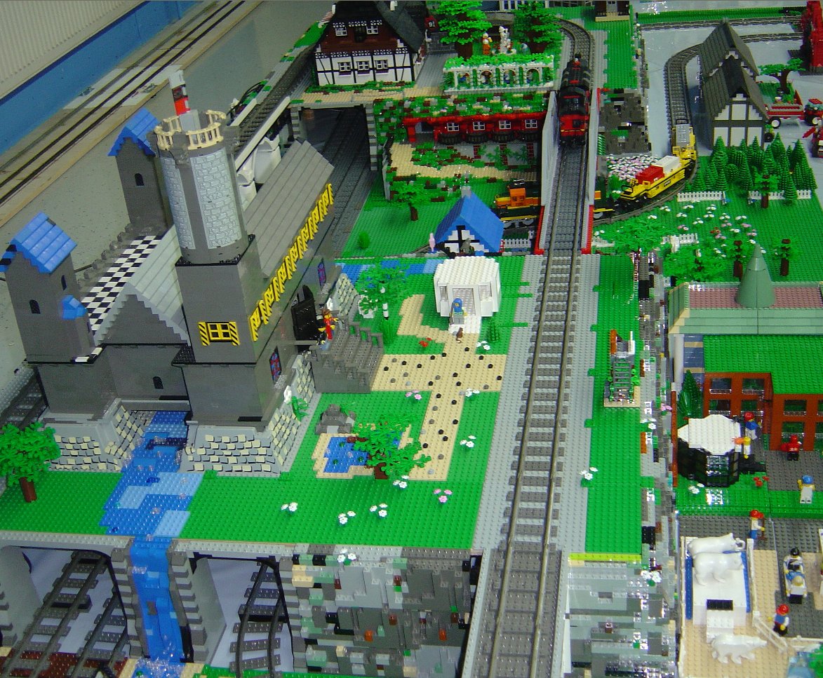 miniland_220.jpg