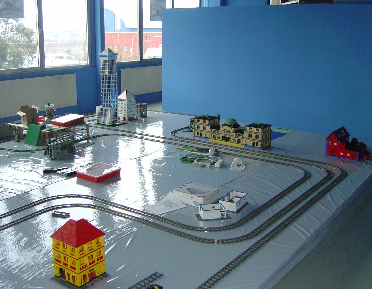 miniland_setup_200.jpg