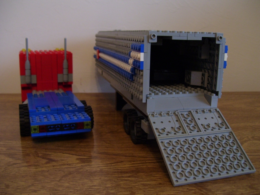 optimus4.jpg