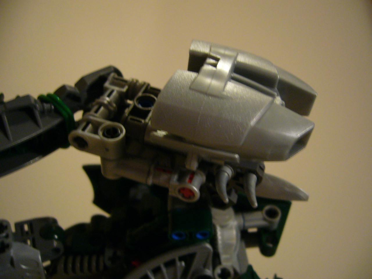upper_right_arm_detail.jpg