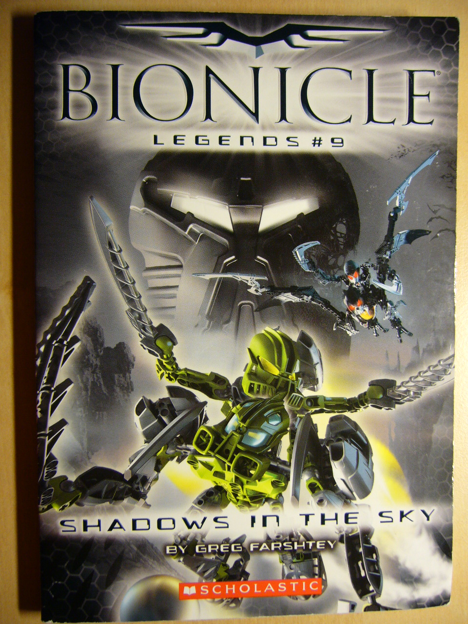 bionicle_legends_9_-_shadows_in_the_sky.jpg