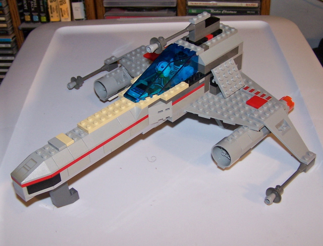lego_7140_e-wing_2-seater_01.jpg